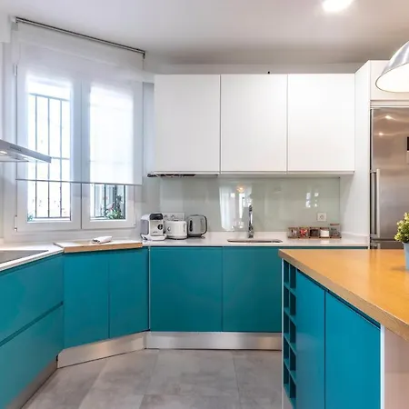 Spacious And Lovely In The Center Of