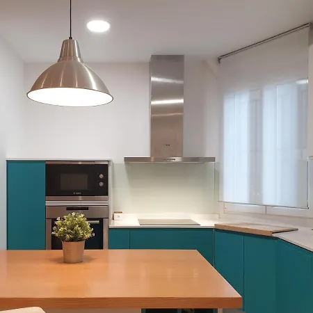 Spacious And Lovely In The Center Of Apartman