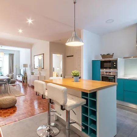 Spacious And Lovely In The Center Of