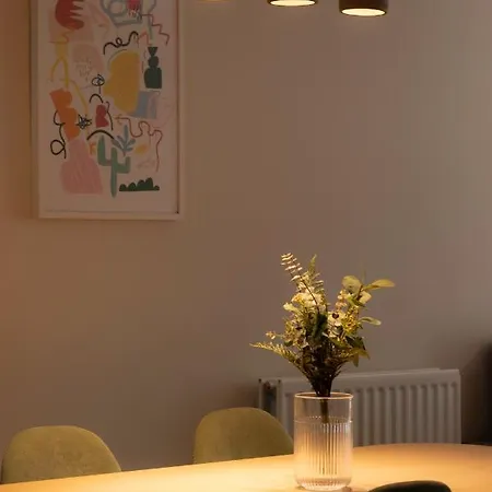 Spacious And Lovely In The Center Of *