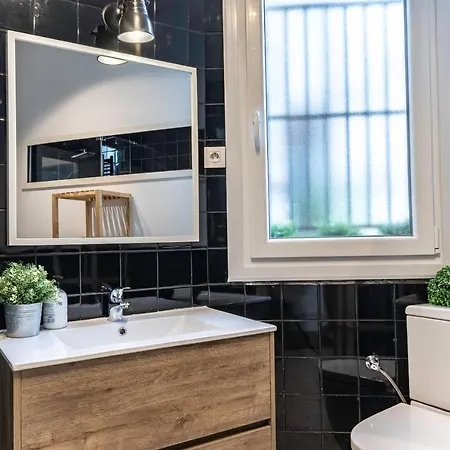 Spacious And Lovely In The Center Of