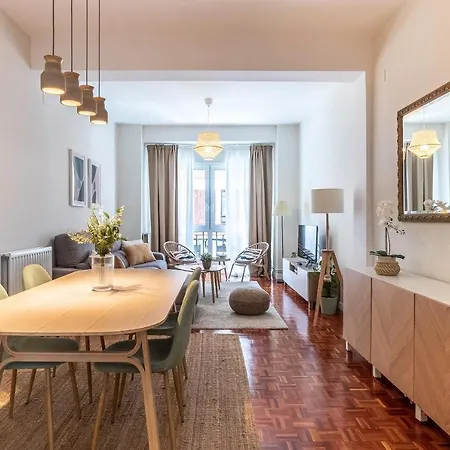 Spacious And Lovely In The Center Of