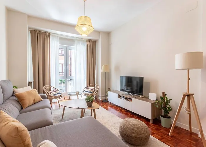 Spacious And Lovely In The Center Of Apartament Bilbao