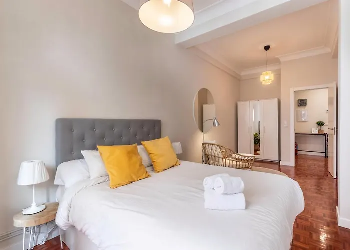 Spacious And Lovely In The Center Of * בילבאו