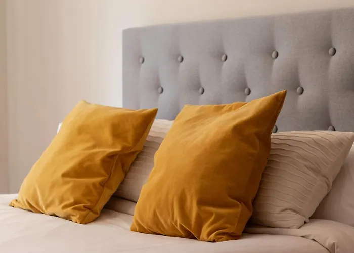 Spacious And Lovely In The Center Of * בילבאו